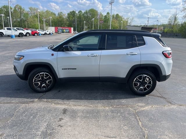 Used 2024 Jeep Compass Trailhawk image 4