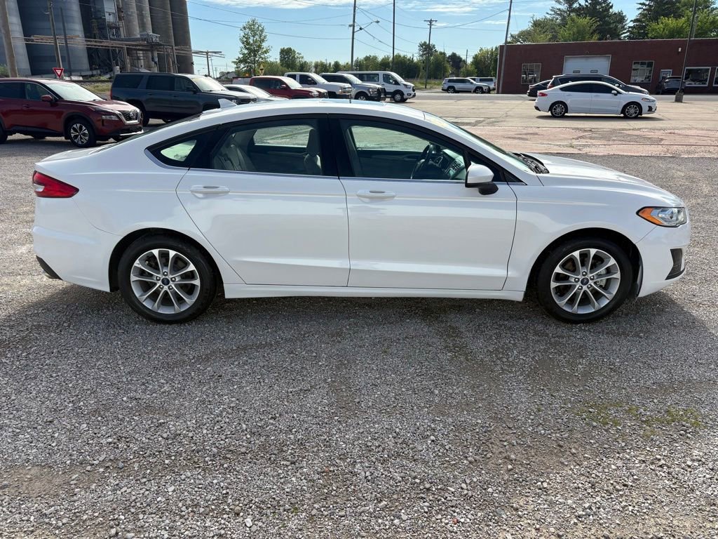 Used 2020 Ford Fusion SE FWD image 2