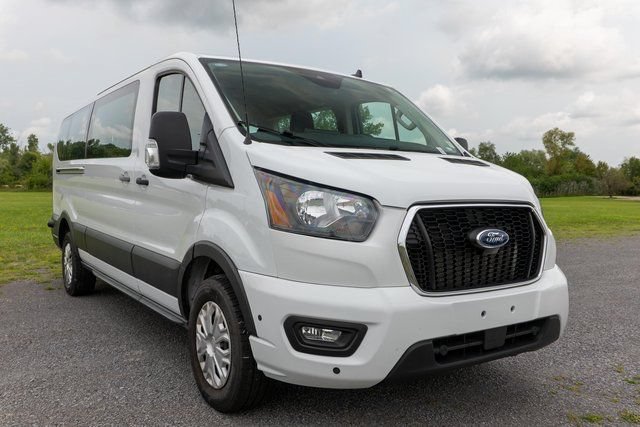 Used 2024 Ford Transit 350 XLT RWD image 4