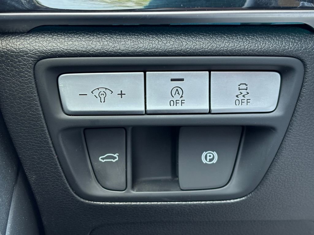 Used 2023 Genesis G80 2.5T image 3