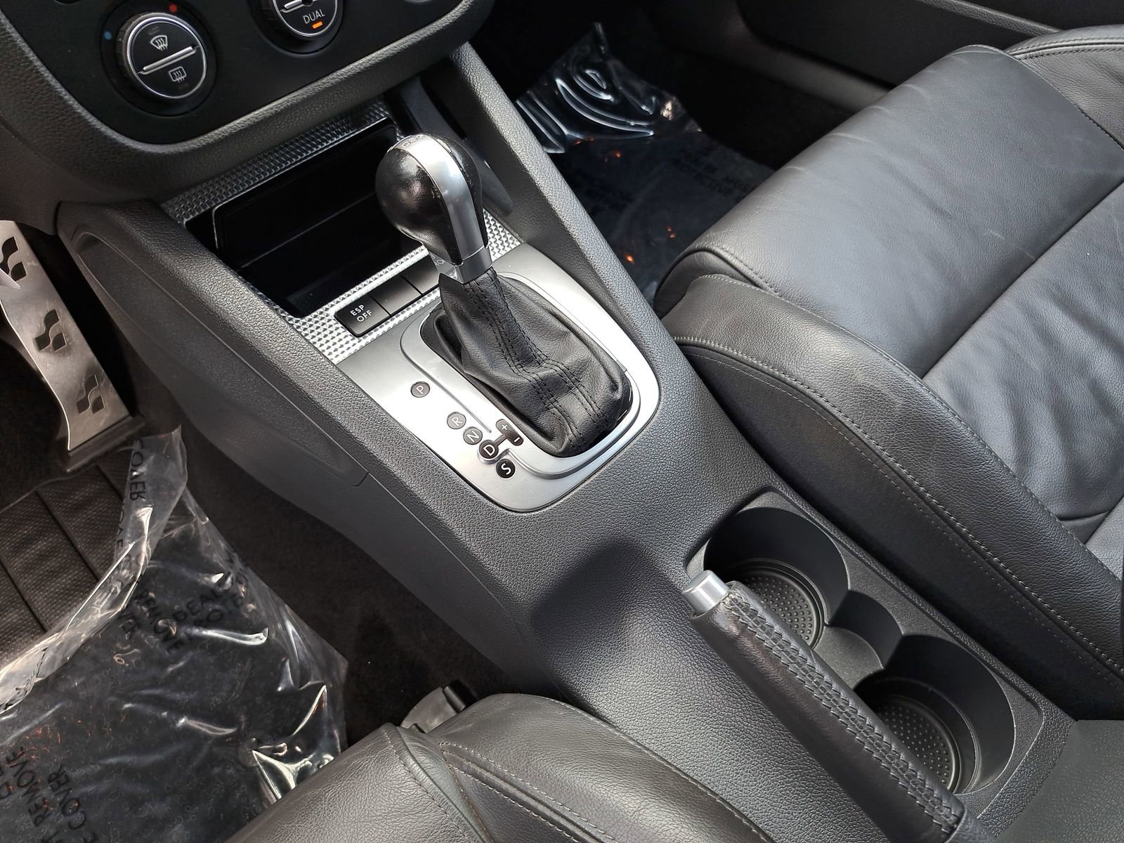 Used 2008 Volkswagen R32 AWD/4WD image 23