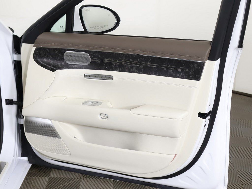 Used 2025 Genesis G90 3.5T image 33