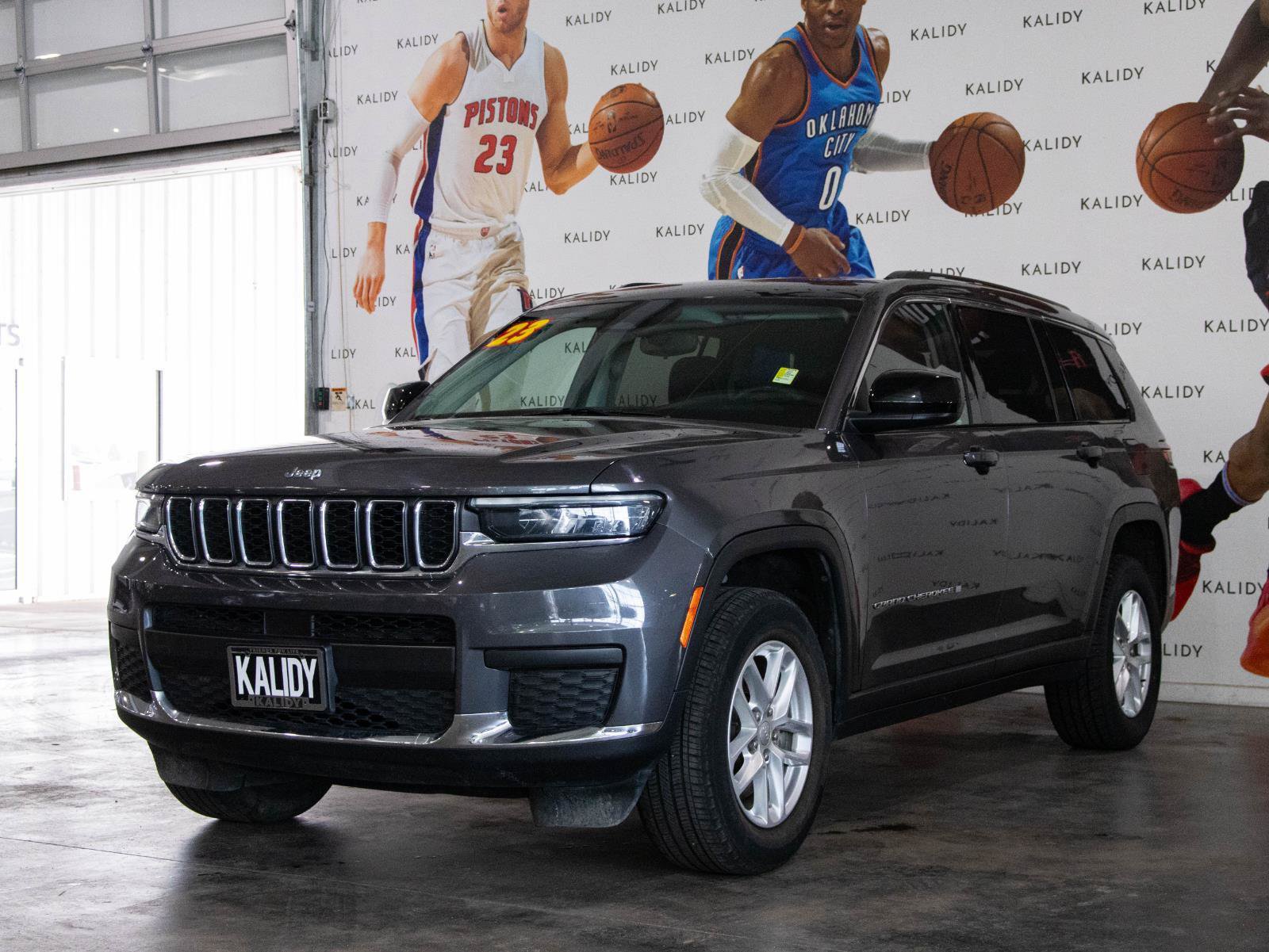 Used 2023 Jeep Grand Cherokee L Laredo RWD image 20