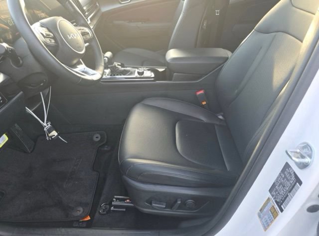 Certified 2025 Kia Sportage EX FWD image 11