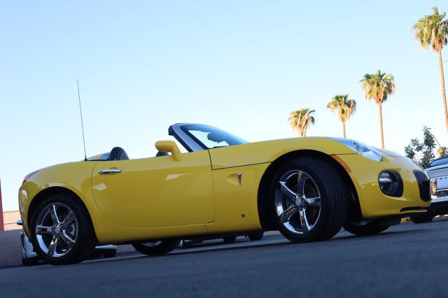 Used 2008 Pontiac Solstice GXP w/ Premium Package RWD image 12