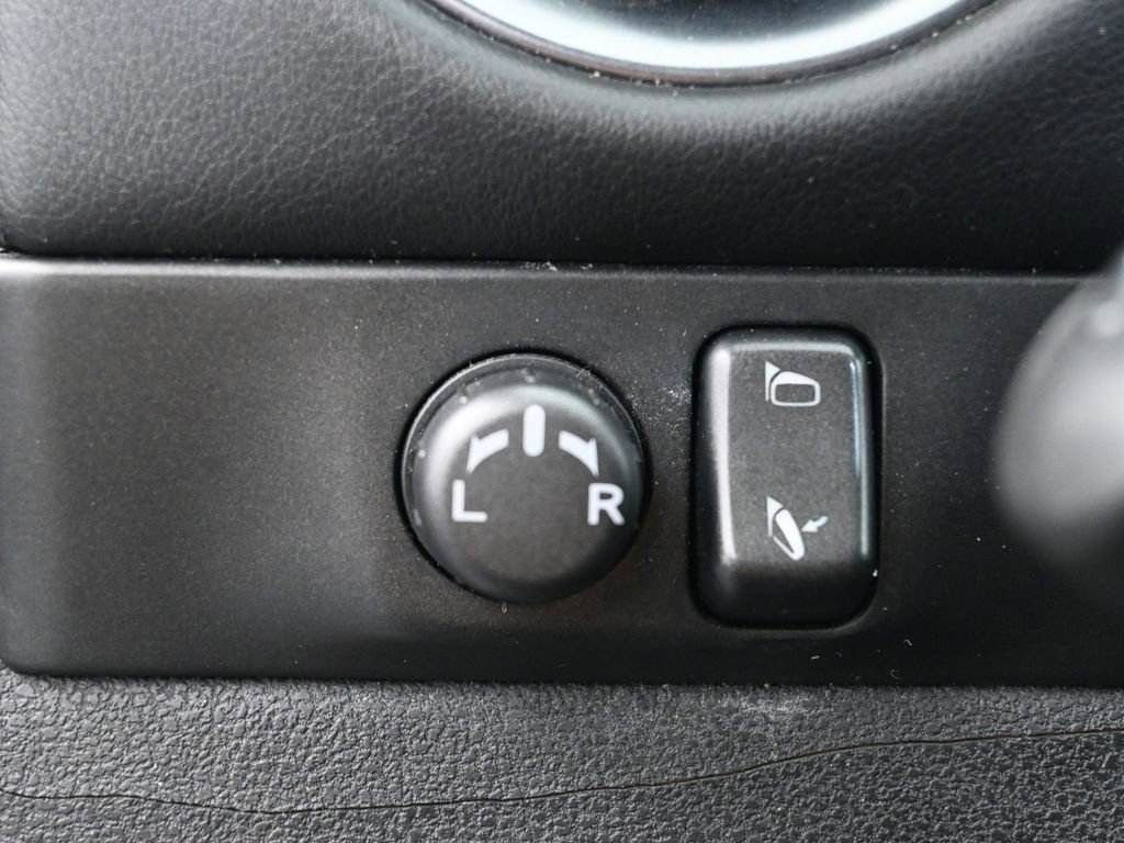 Used 2012 Nissan GT-R Premium image 18