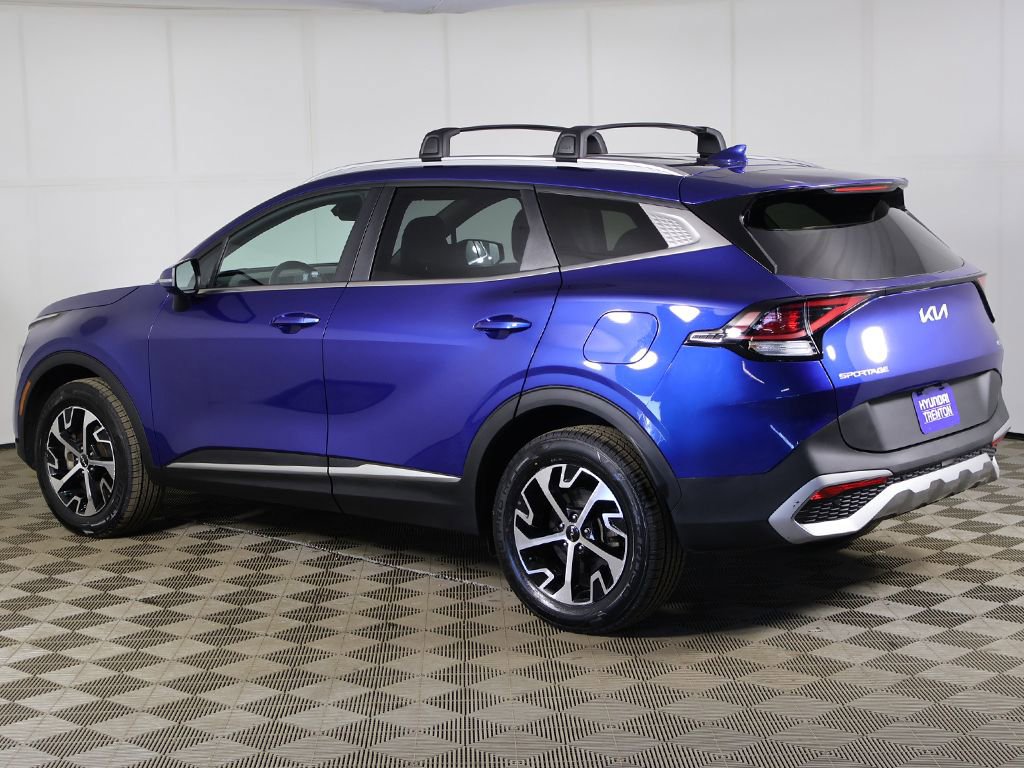 Used 2023 Kia Sportage EX AWD/4WD image 9