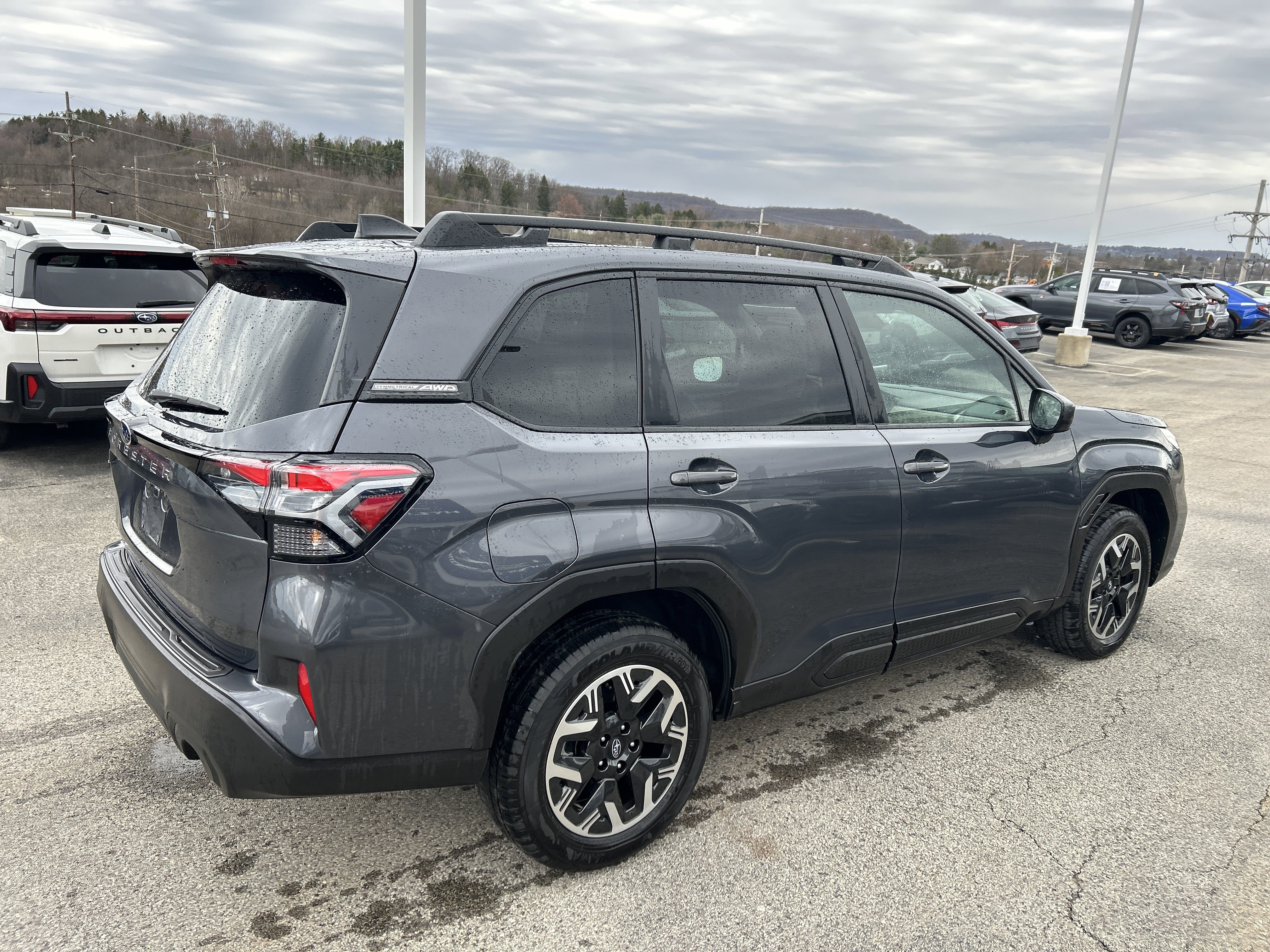 Used 2025 Subaru Forester Premium w/ Convenience Package #1 image 5