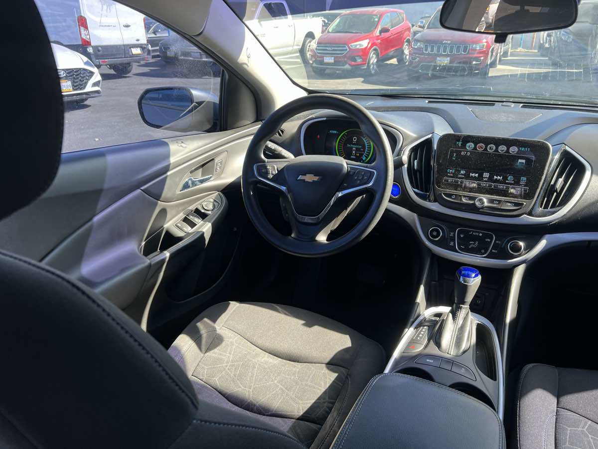 Used 2018 Chevrolet Volt LT image 25