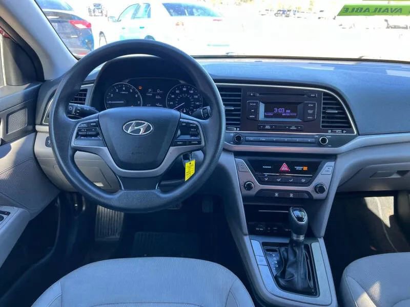 Used 2017 Hyundai Elantra SE image 16