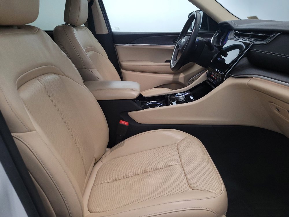 Used 2021 Jeep Grand Cherokee L Limited w/ Luxury Tech Group II image 21