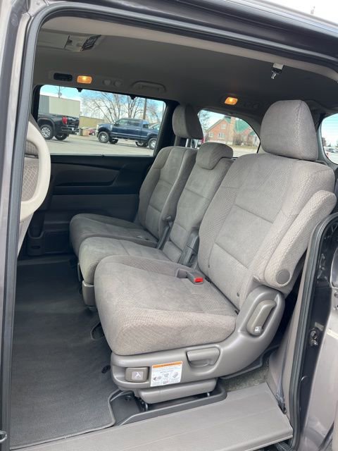 Used 2016 Honda Odyssey SE image 32