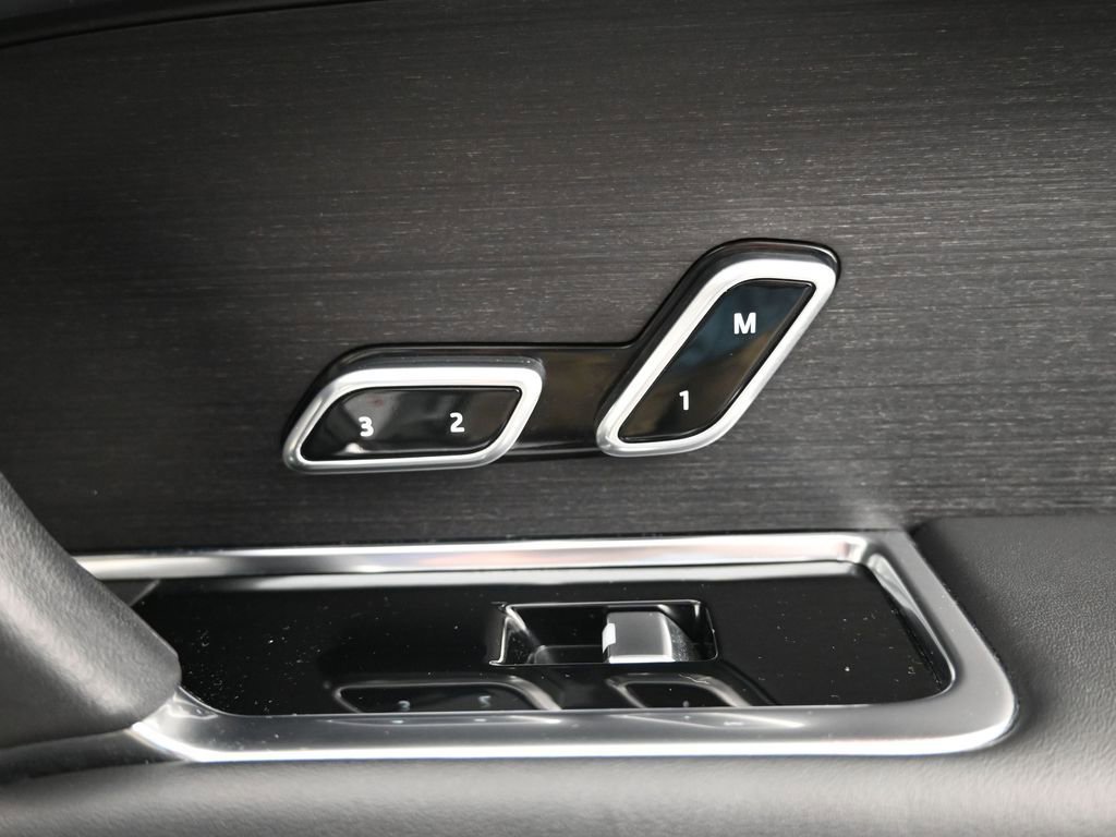 Used 2022 Land Rover Range Rover Long Wheelbase SE image 5