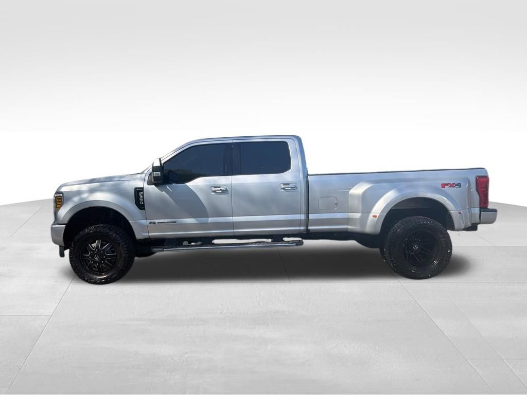 Used 2019 Ford F350 Lariat w/ Lariat Ultimate Package image 2