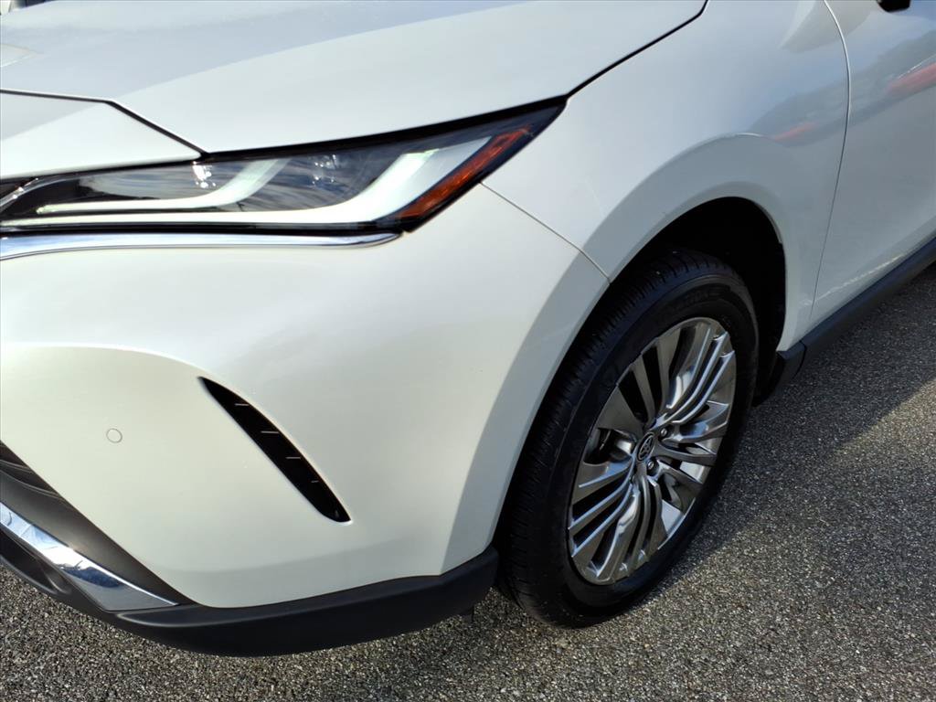 Used 2023 Toyota Venza Limited AWD/4WD image 8