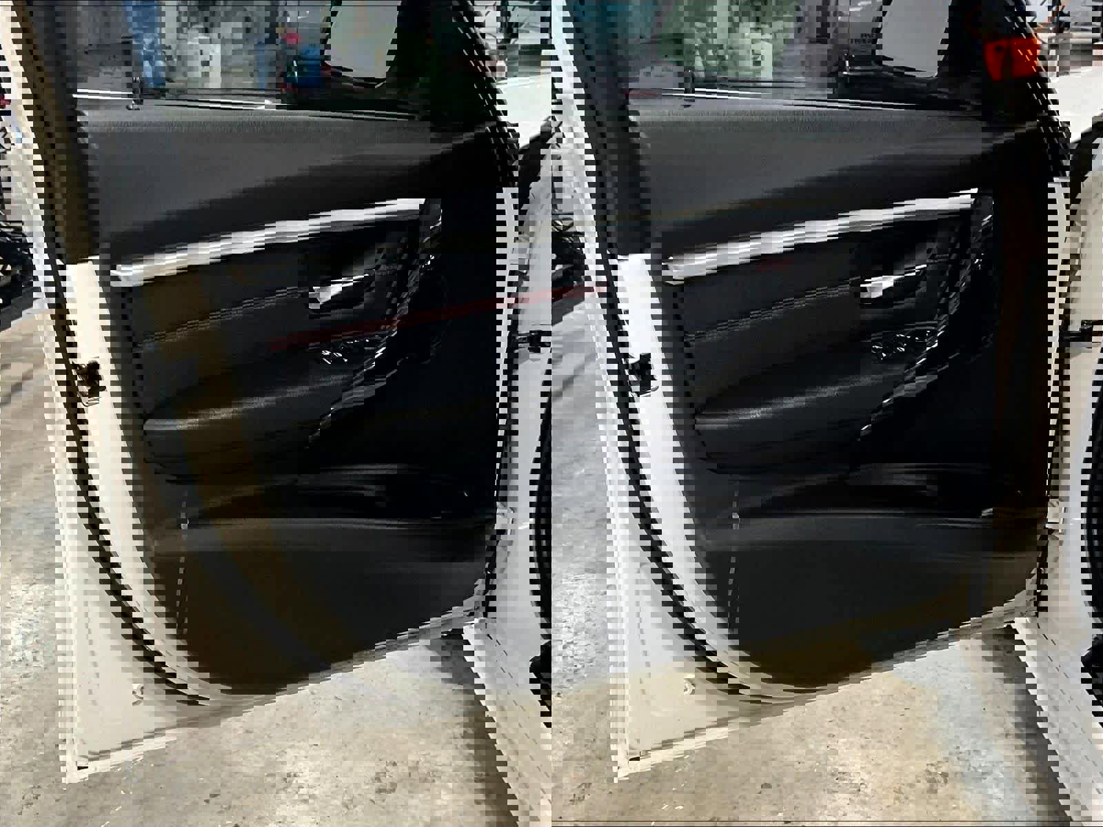 Used 2018 BMW 330i xDrive Sedan w/ Convenience Package image 9