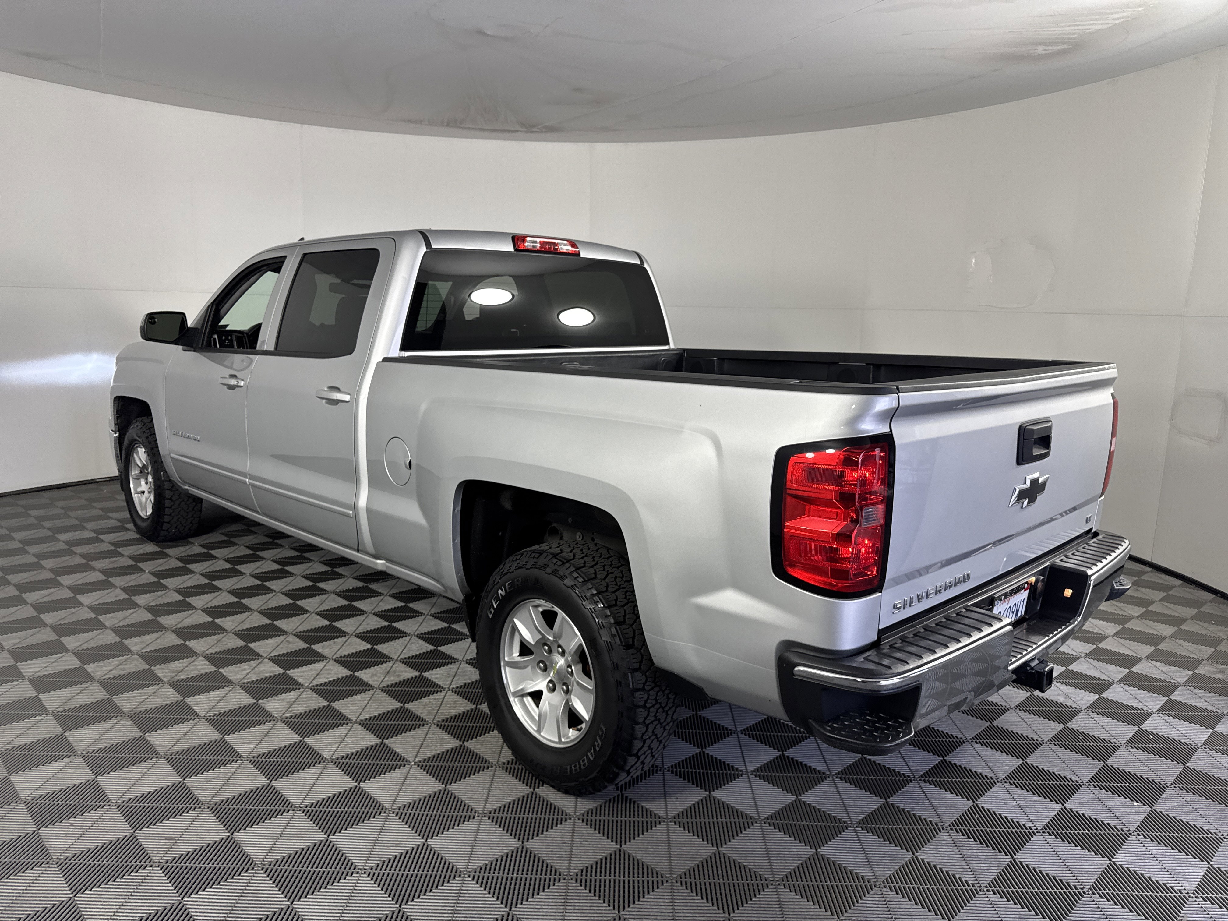 Used 2015 Chevrolet Silverado 1500 LT w/ LT Convenience Package RWD image 6
