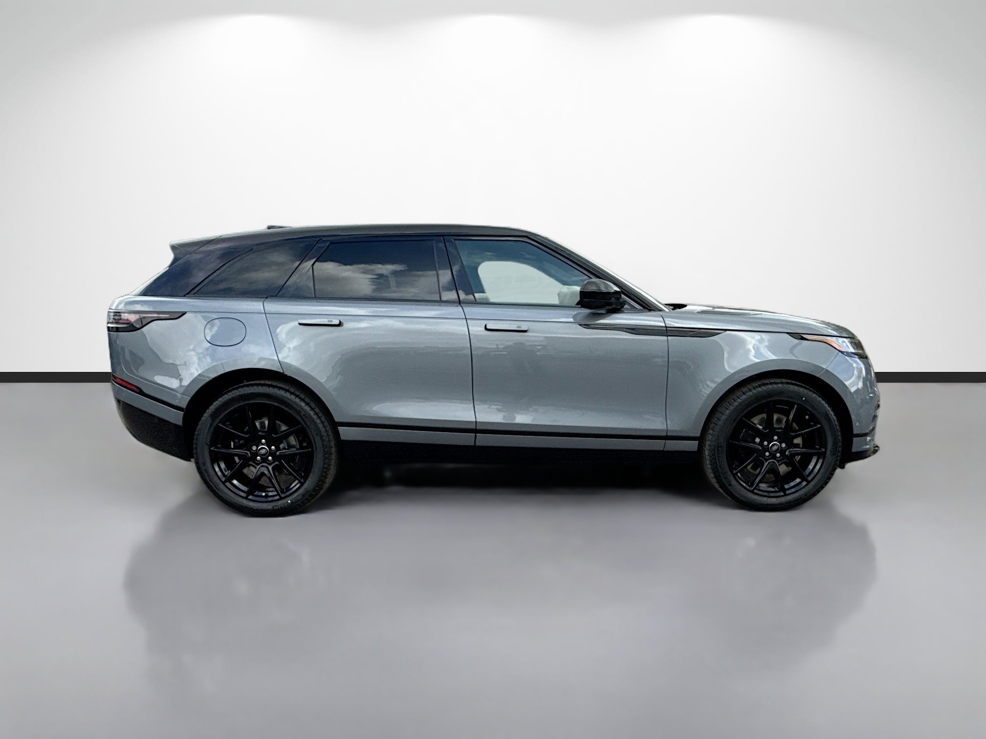 New 2026 Land Rover Range Rover Velar Dynamic SE AWD/4WD image 6