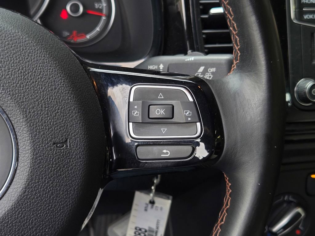 Used 2017 Volkswagen Beetle 1.8T S FWD image 18