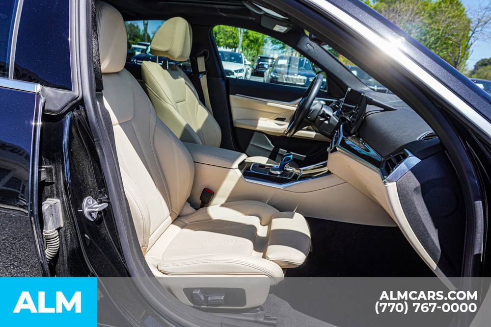 Used 2022 BMW i4 eDrive40 image 22