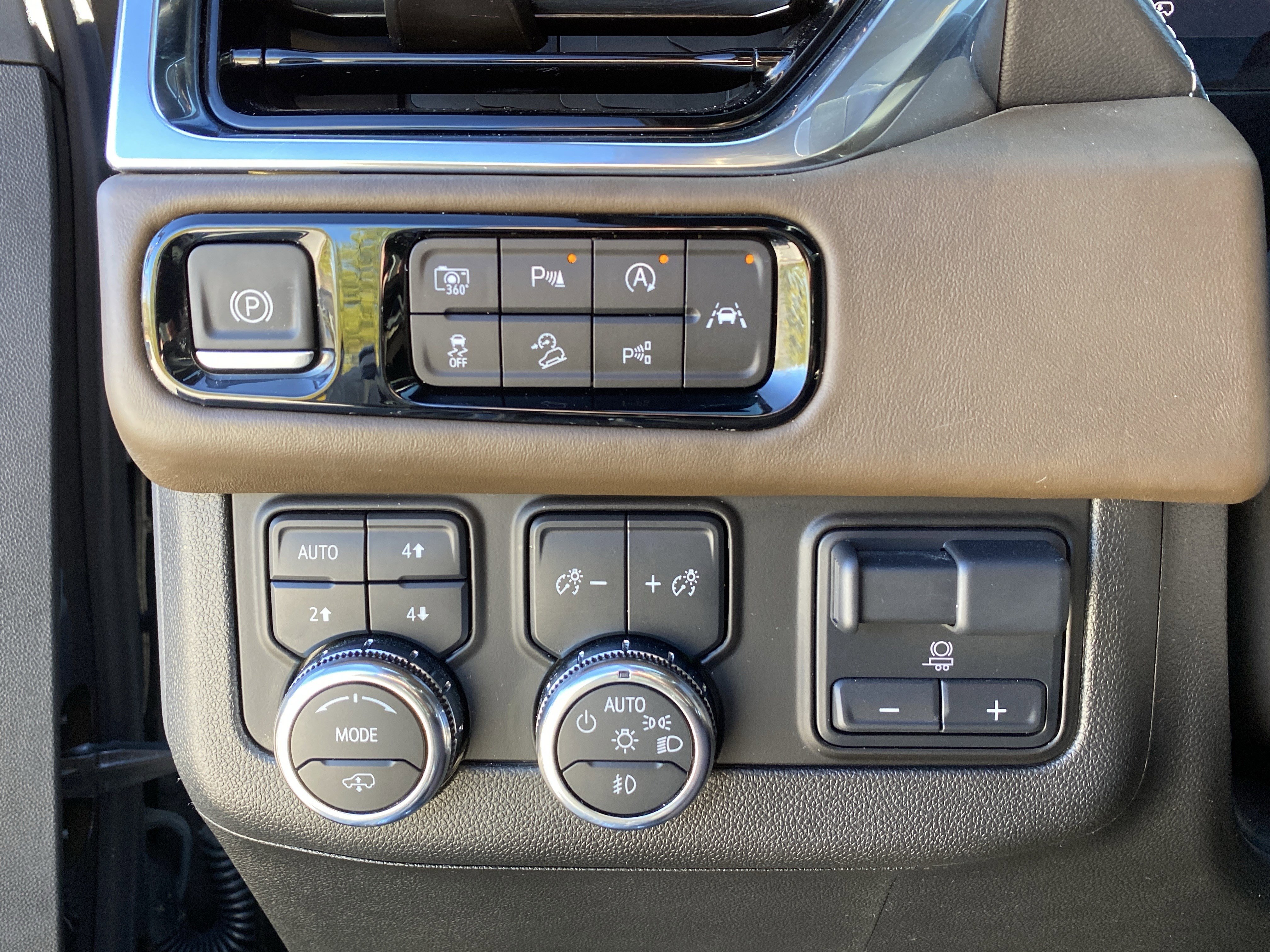 Used 2025 GMC Yukon Denali Ultimate image 29