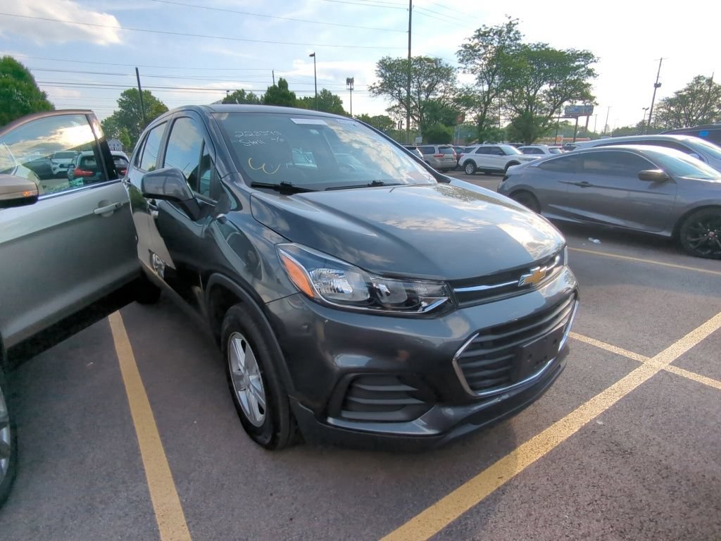 Used 2020 Chevrolet Trax LS AWD/4WD image 3