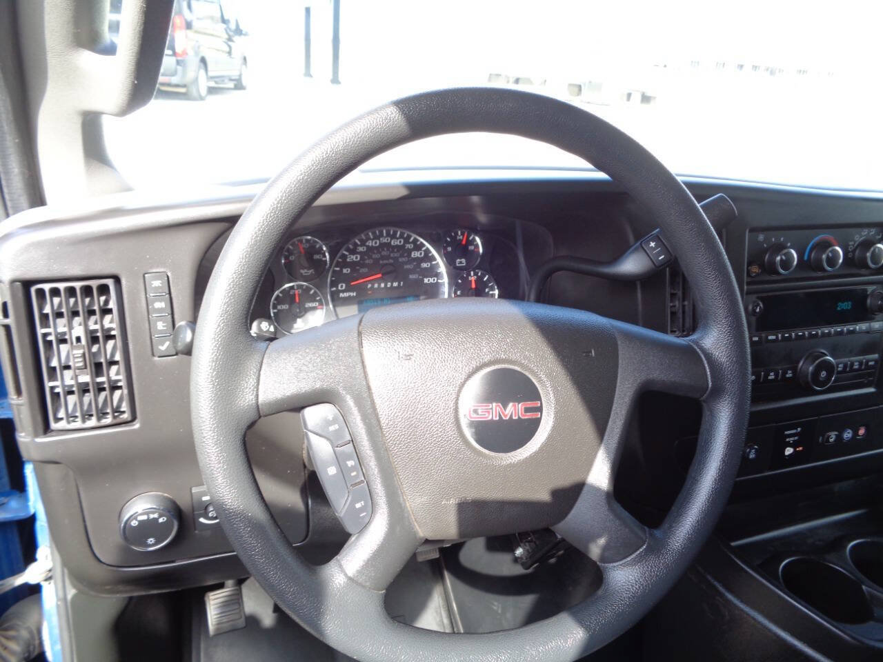 Used 2018 GMC Savana 3500 LT w/ LT Preferred Equipment Group RWD image 9