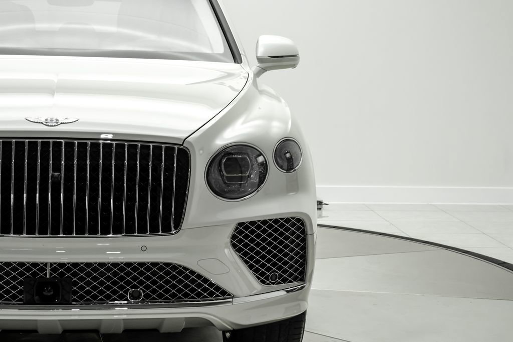 Used 2024 Bentley Bentayga AWD/4WD image 55