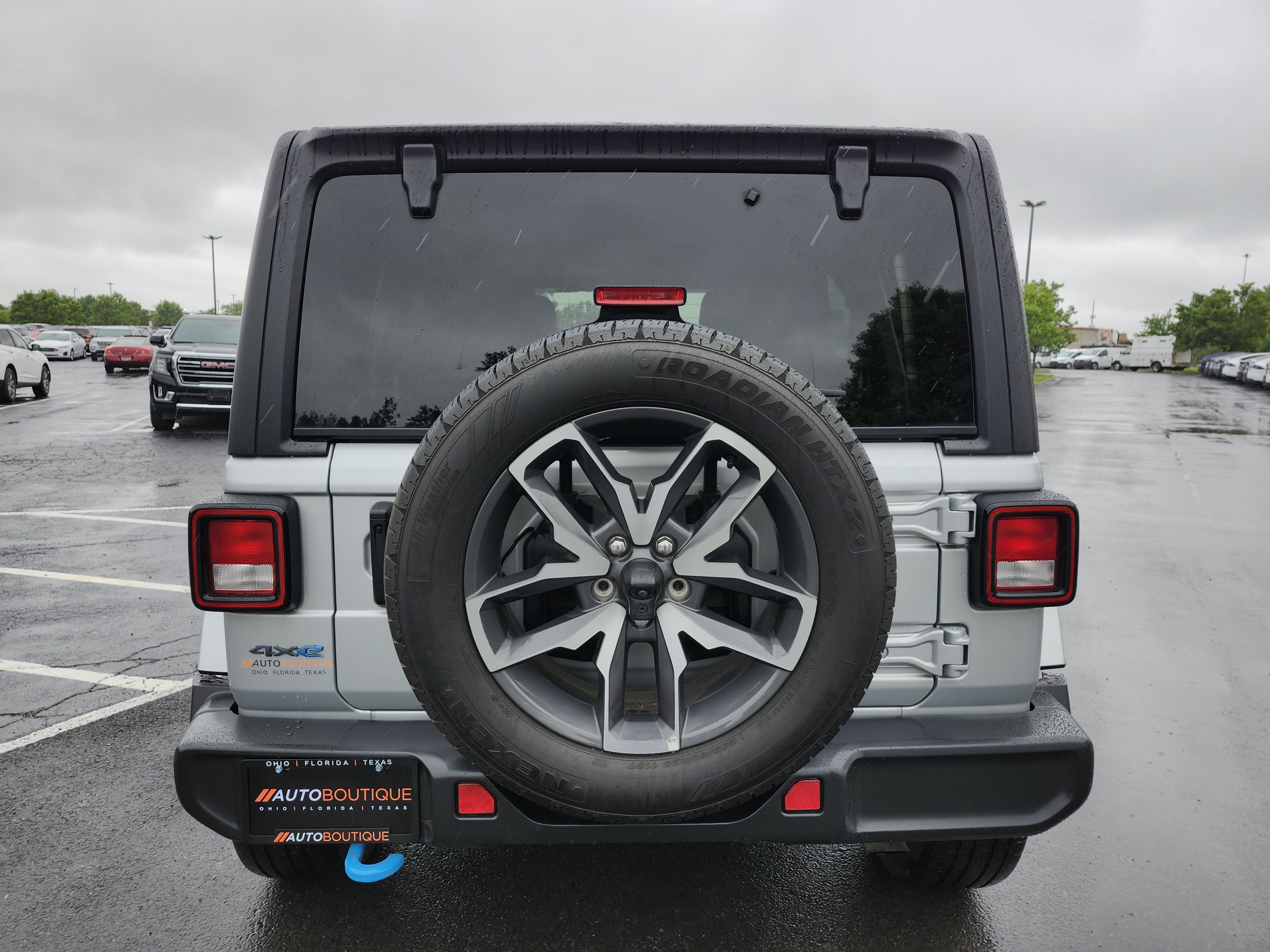 Used 2024 Jeep Wrangler Unlimited w/ Convenience Group AWD/4WD image 17