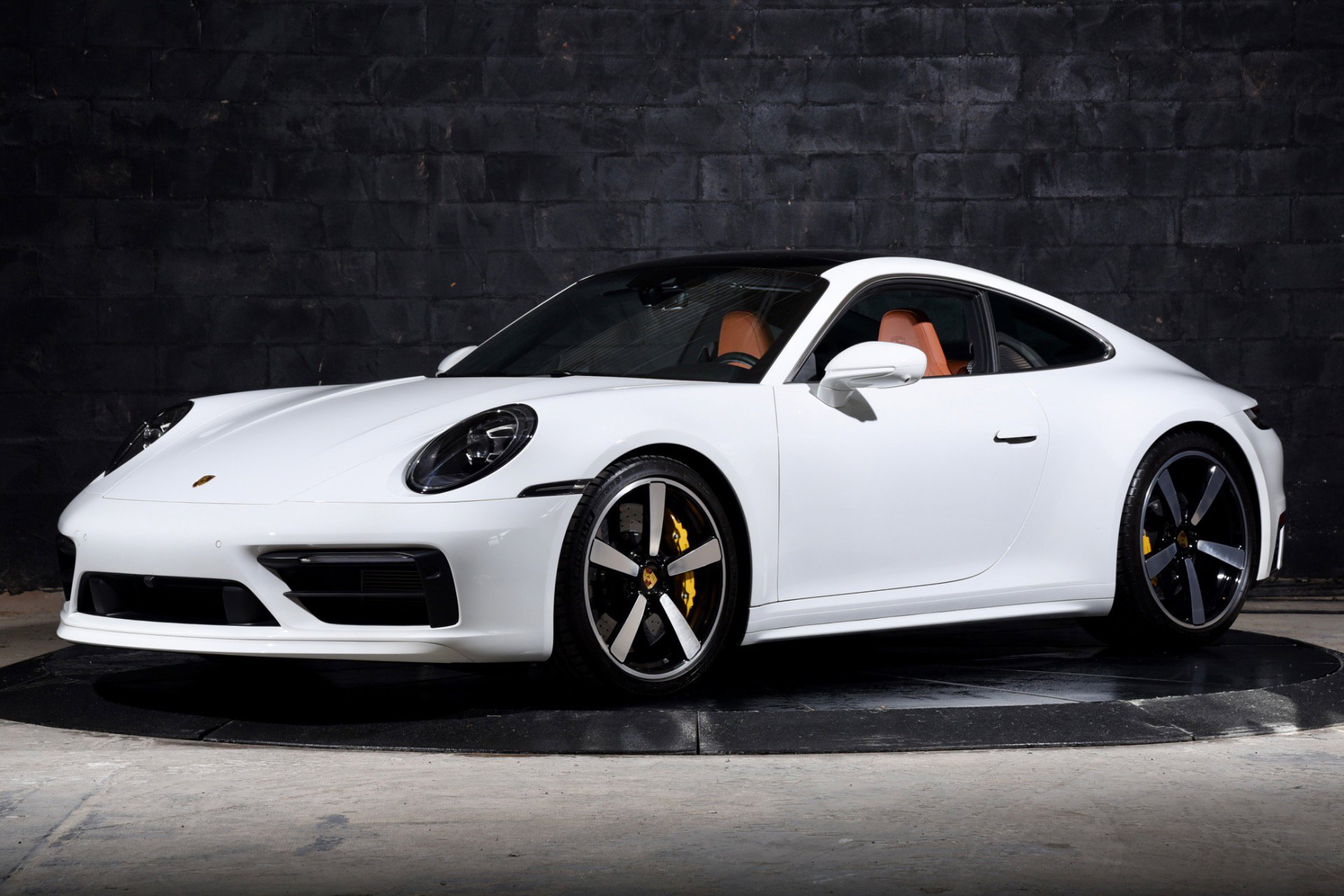 Used 2024 Porsche 911 Carrera S image 2