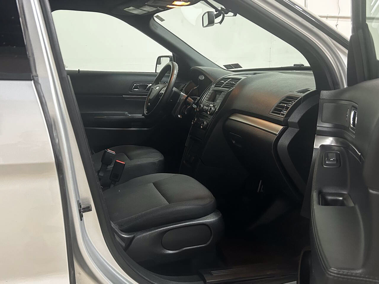 Used 2017 Ford Explorer 4WD Police Interceptor w/ Ready For The Road Package image 19