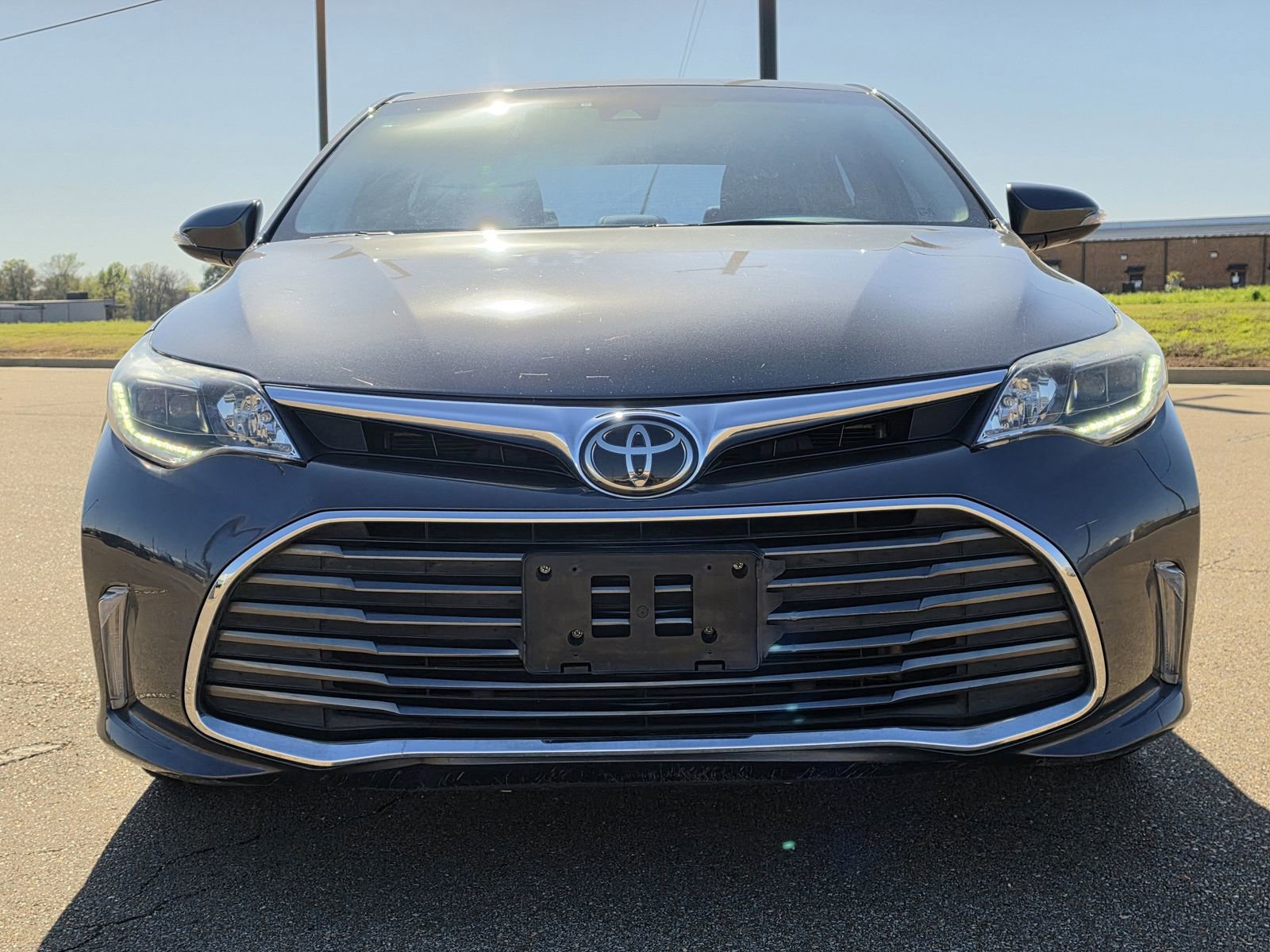Used 2017 Toyota Avalon Limited image 7