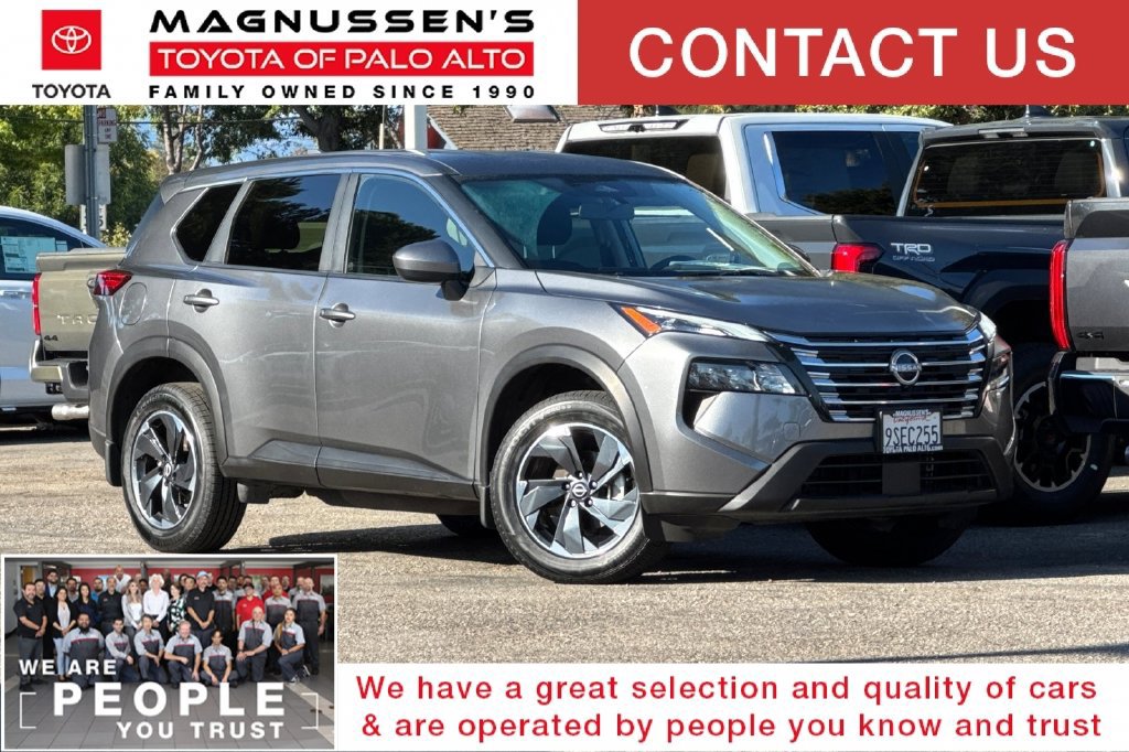Used 2025 Nissan Rogue SV FWD image 1