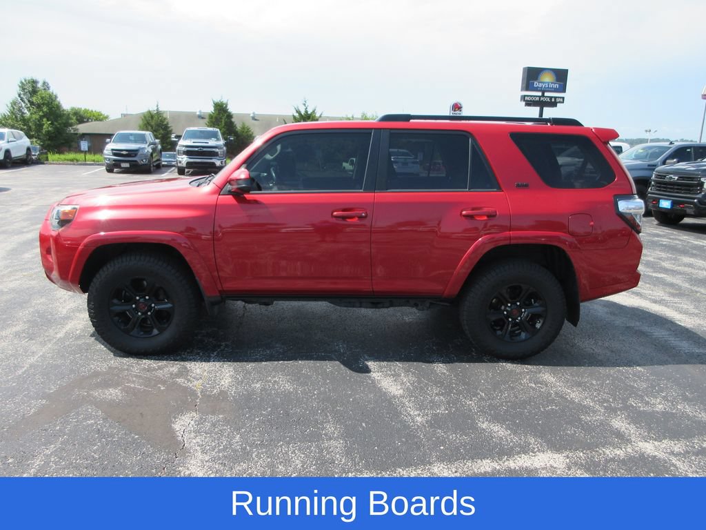 Used 2018 Toyota 4Runner SR5 AWD/4WD image 2