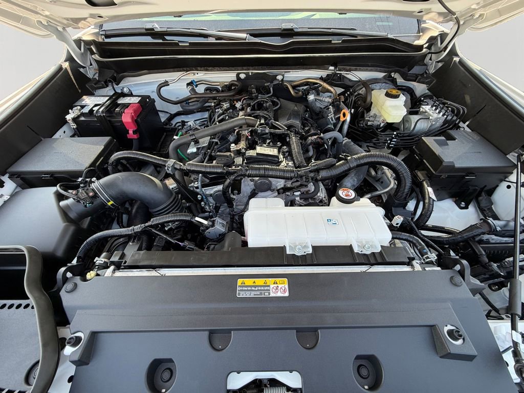 Used 2025 Toyota Tacoma SR5 image 9