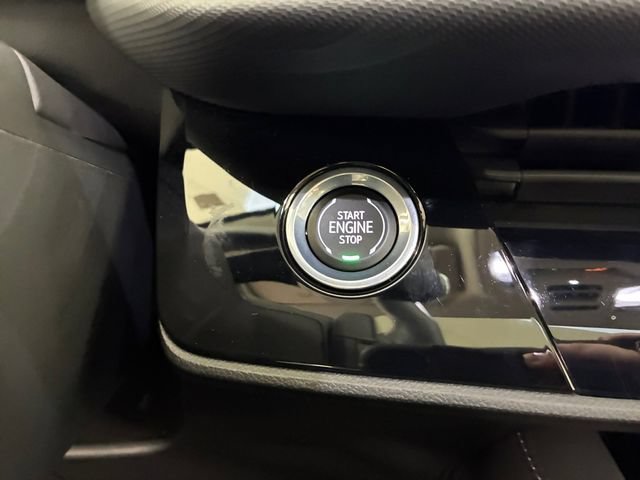 Used 2025 Buick Envision Preferred AWD/4WD image 24