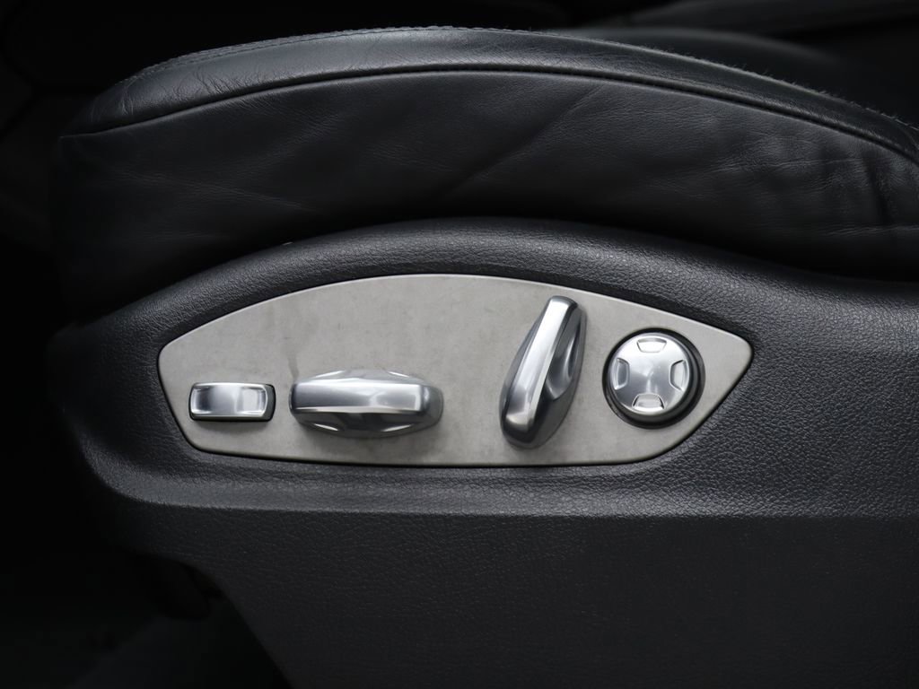 Used 2017 Porsche Macan image 11