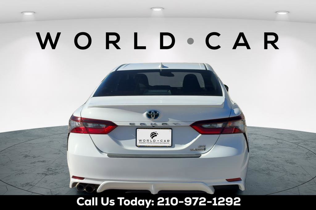 Used 2022 Toyota Camry SE image 4