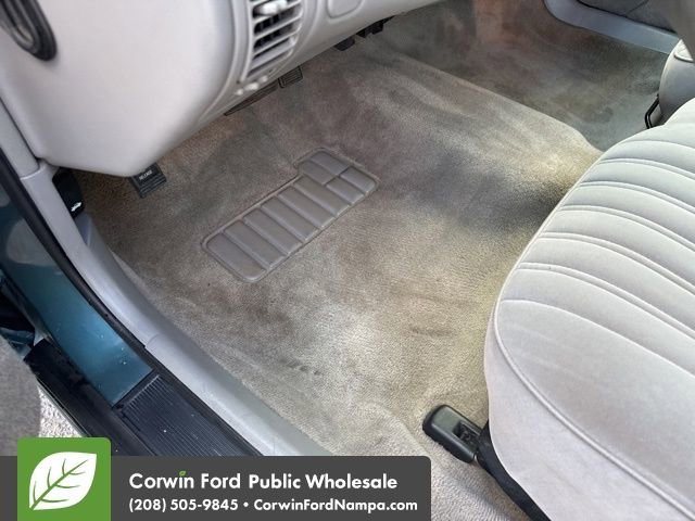 Used 1996 Oldsmobile 88 Royale LS image 26