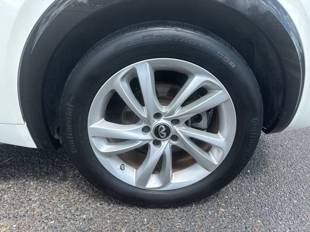Used 2018 INFINITI QX30 FWD image 10