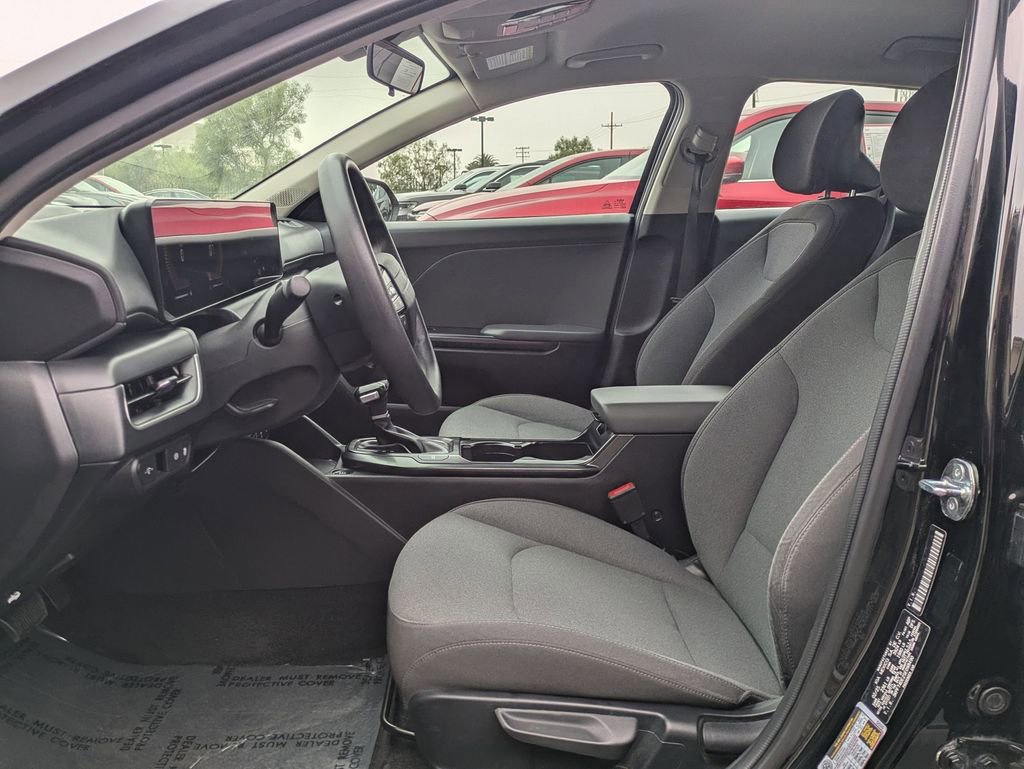 Used 2025 Kia K4 FWD image 18