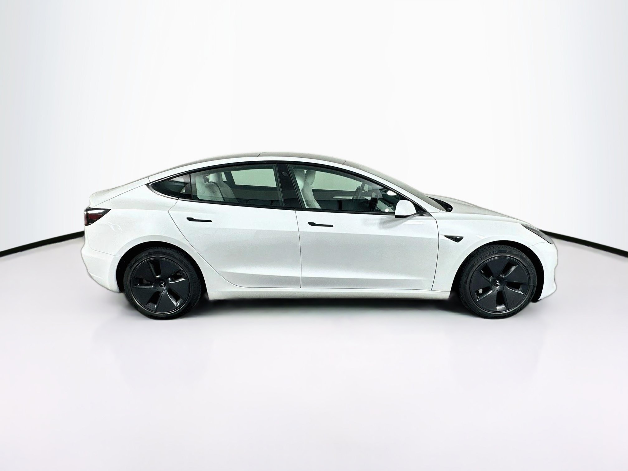 Used 2022 Tesla Model 3 Standard Range Plus RWD image 10