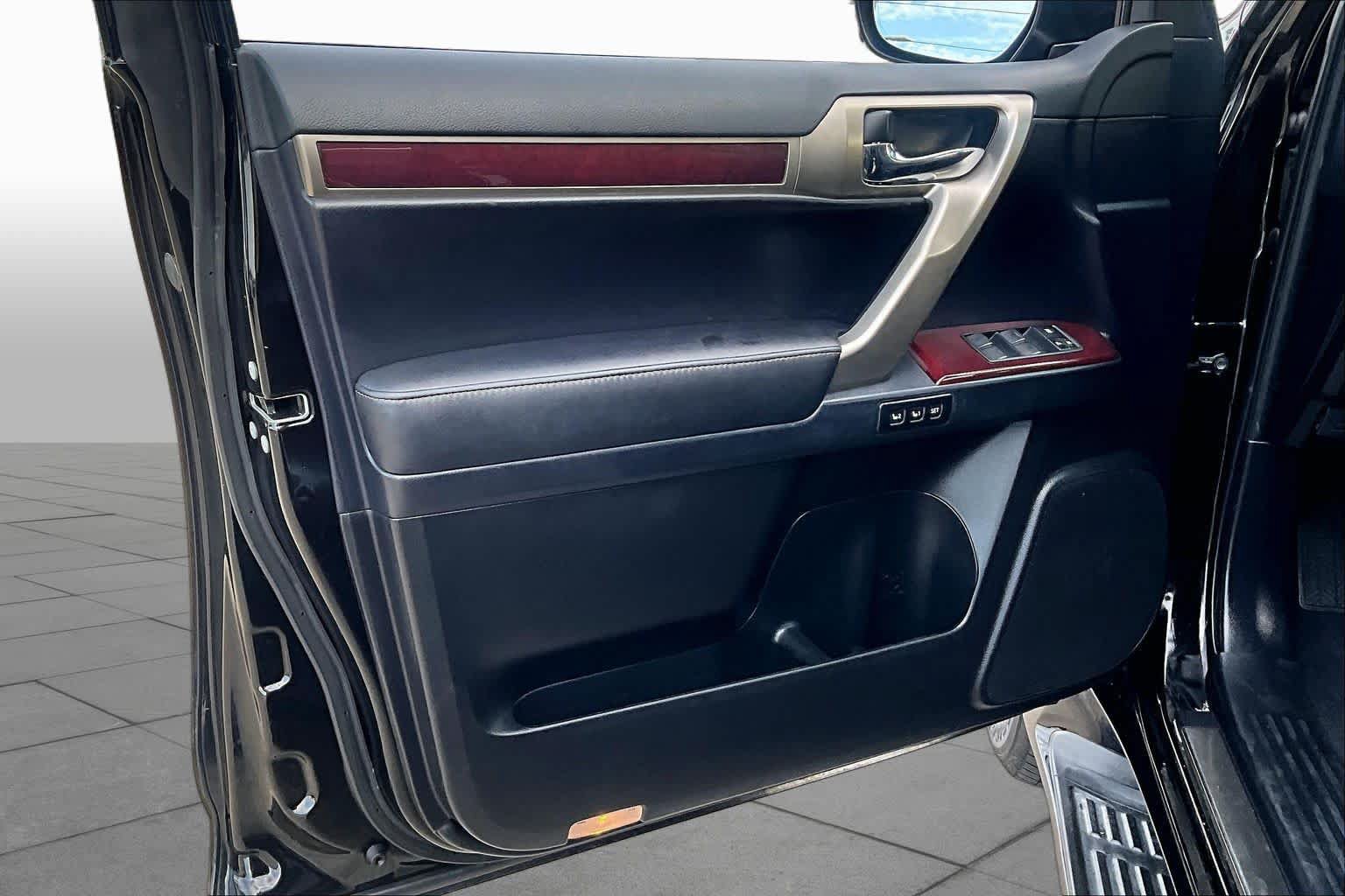Used 2019 Lexus GX 460 Premium AWD/4WD image 22