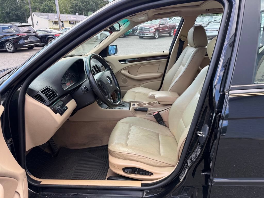Used 2000 BMW 323i Wagon RWD image 10