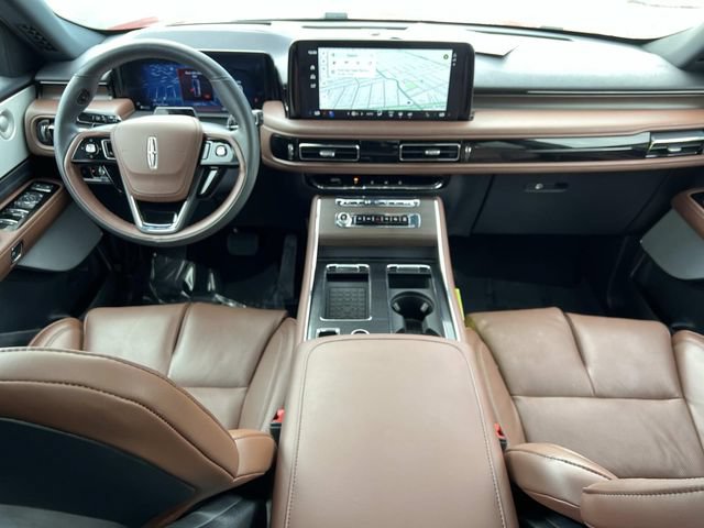 Used 2025 Lincoln Aviator Reserve w/ Equipment Group 201A AWD/4WD image 3