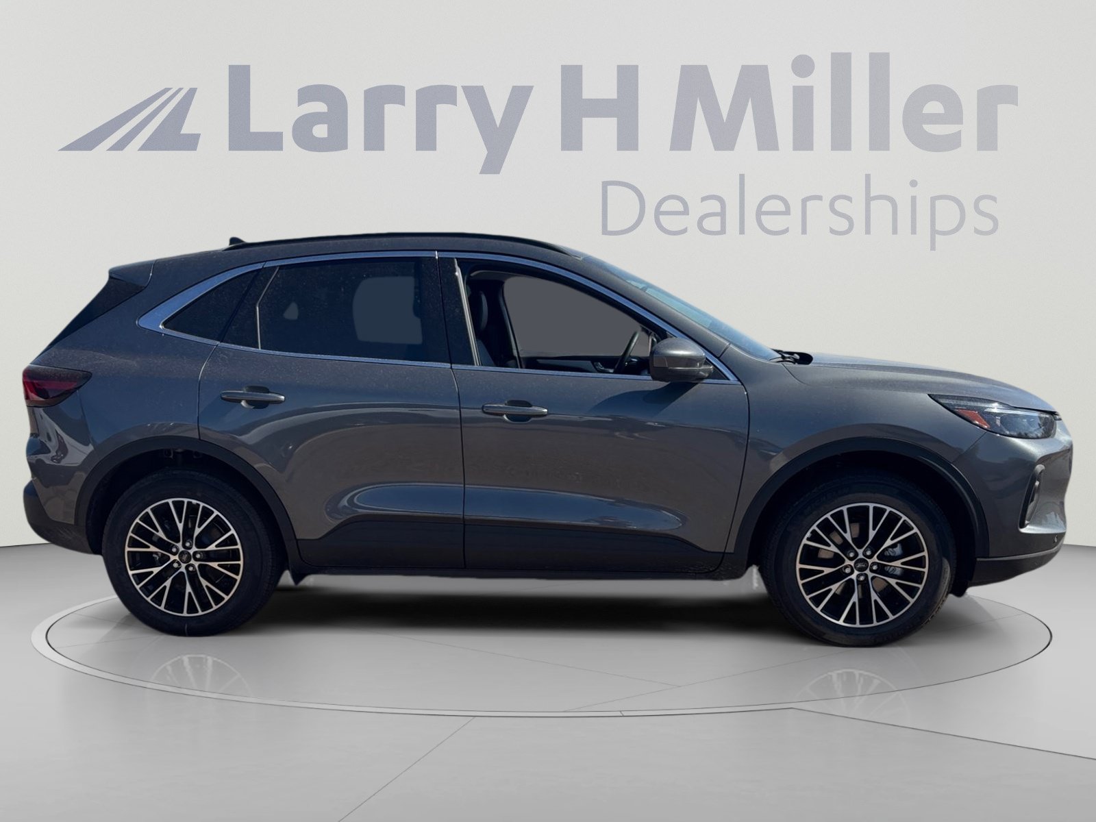 New 2025 Ford Escape SE w/ PHEV Premium Package FWD image 6