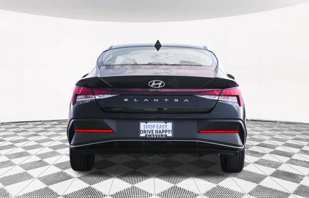 Certified 2024 Hyundai Elantra SEL FWD image 13