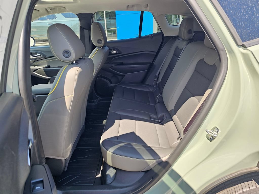New 2026 Chevrolet Trax ACTIV w/ Sunroof Package FWD image 16
