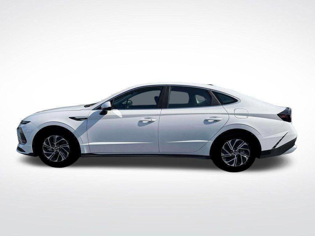 New 2026 Hyundai Sonata Blue FWD image 3