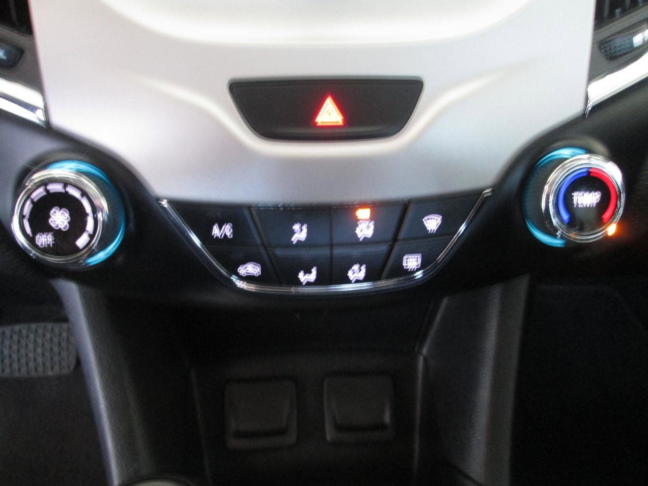 Used 2018 Chevrolet Cruze LS image 29